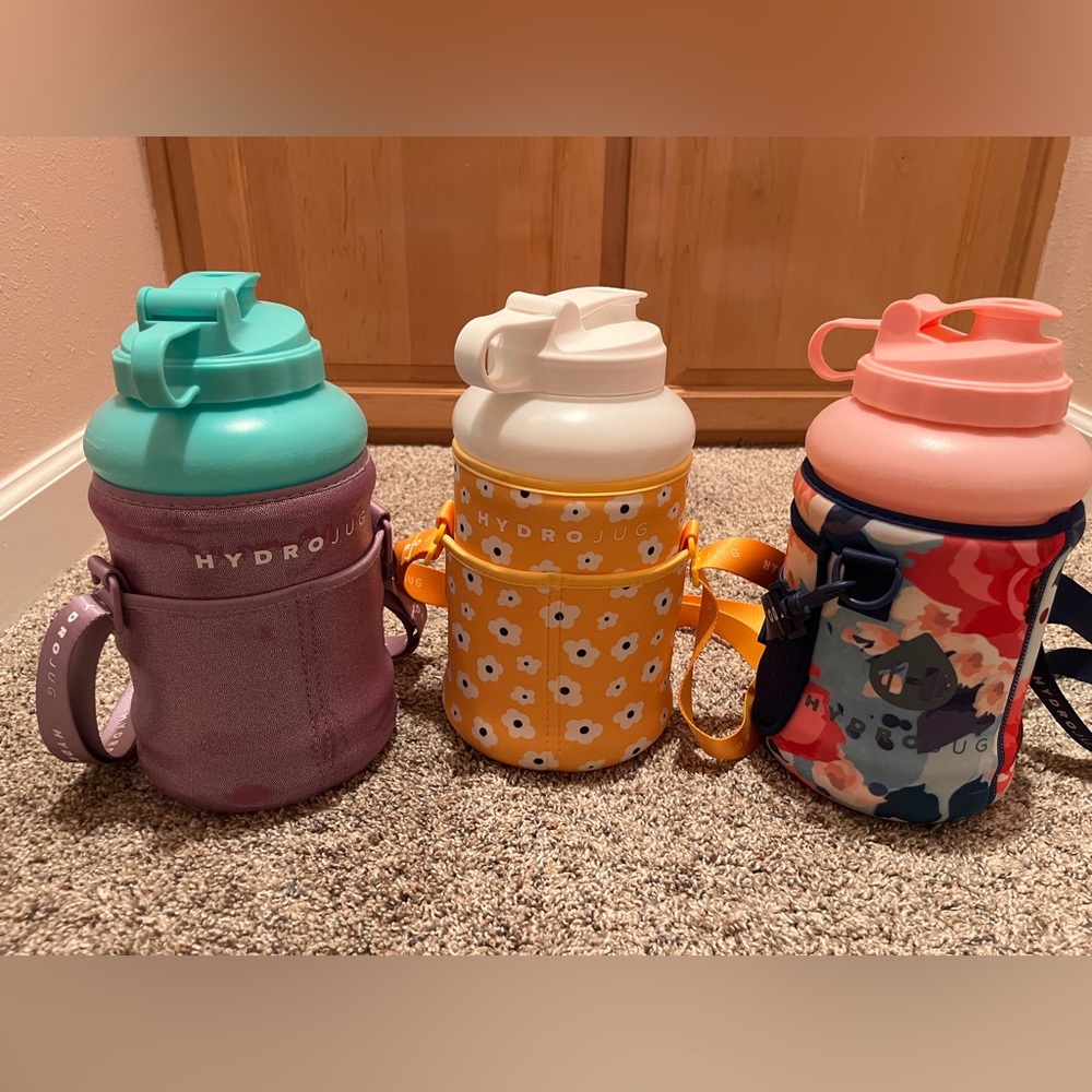 Hydro Jug Lot of 3 Jugs and 3 Sleeves!!